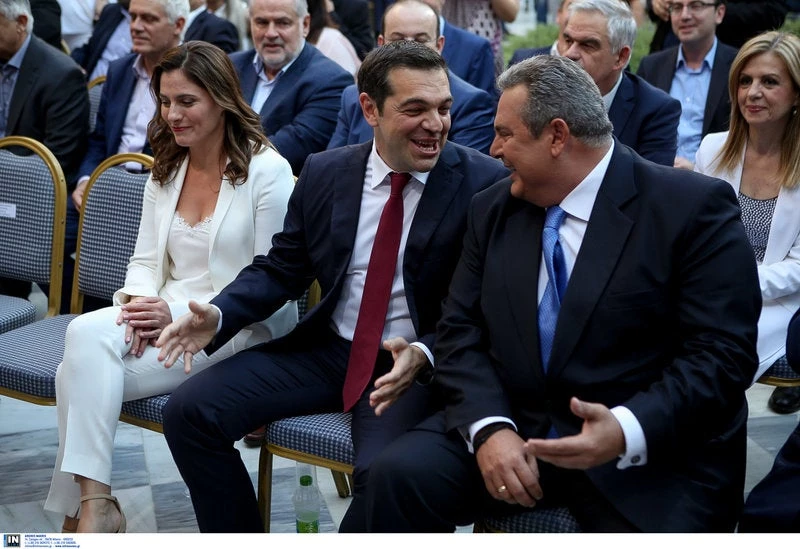 Οργή και αγανάκτηση με το σόου: Κοροϊδία και ψέματα από τους Τσίπρα-Καμμένο – Θεατρινισμοί του πρωθυπουργού με την γραβάτα – Προκλητική θριαμβολογία